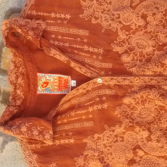 Johnny Was top with eyelet details - Picture 2 of 5